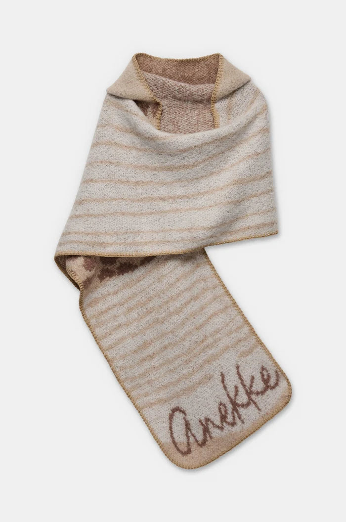 43470232-Beige