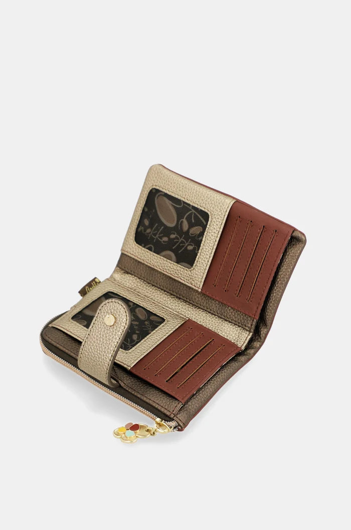 43719912-Beige