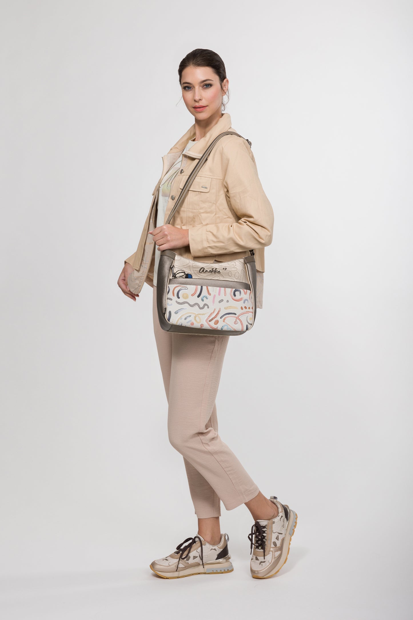 AN42743110-Beige