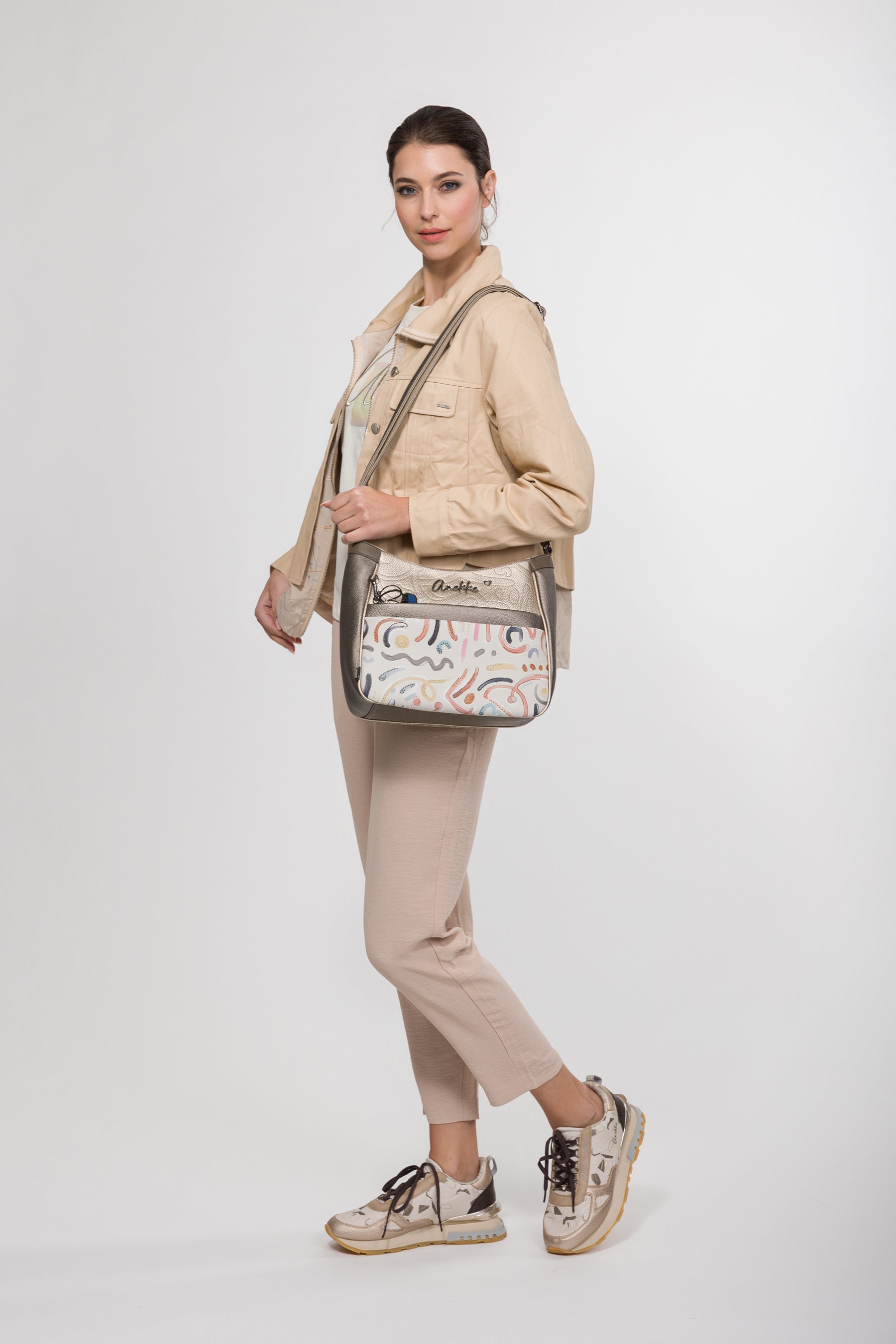 AN42743110-Beige