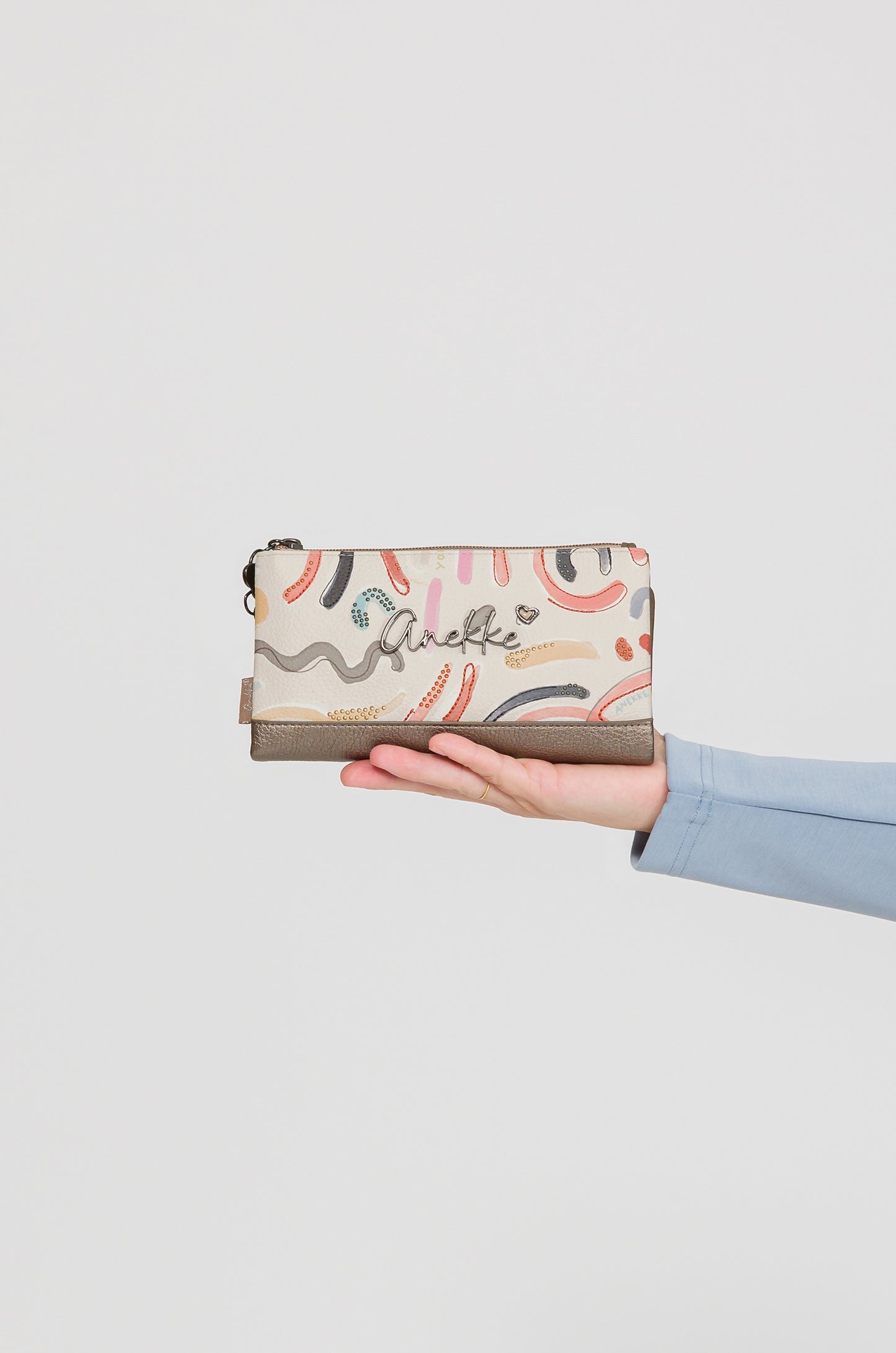 AN42749906-Beige