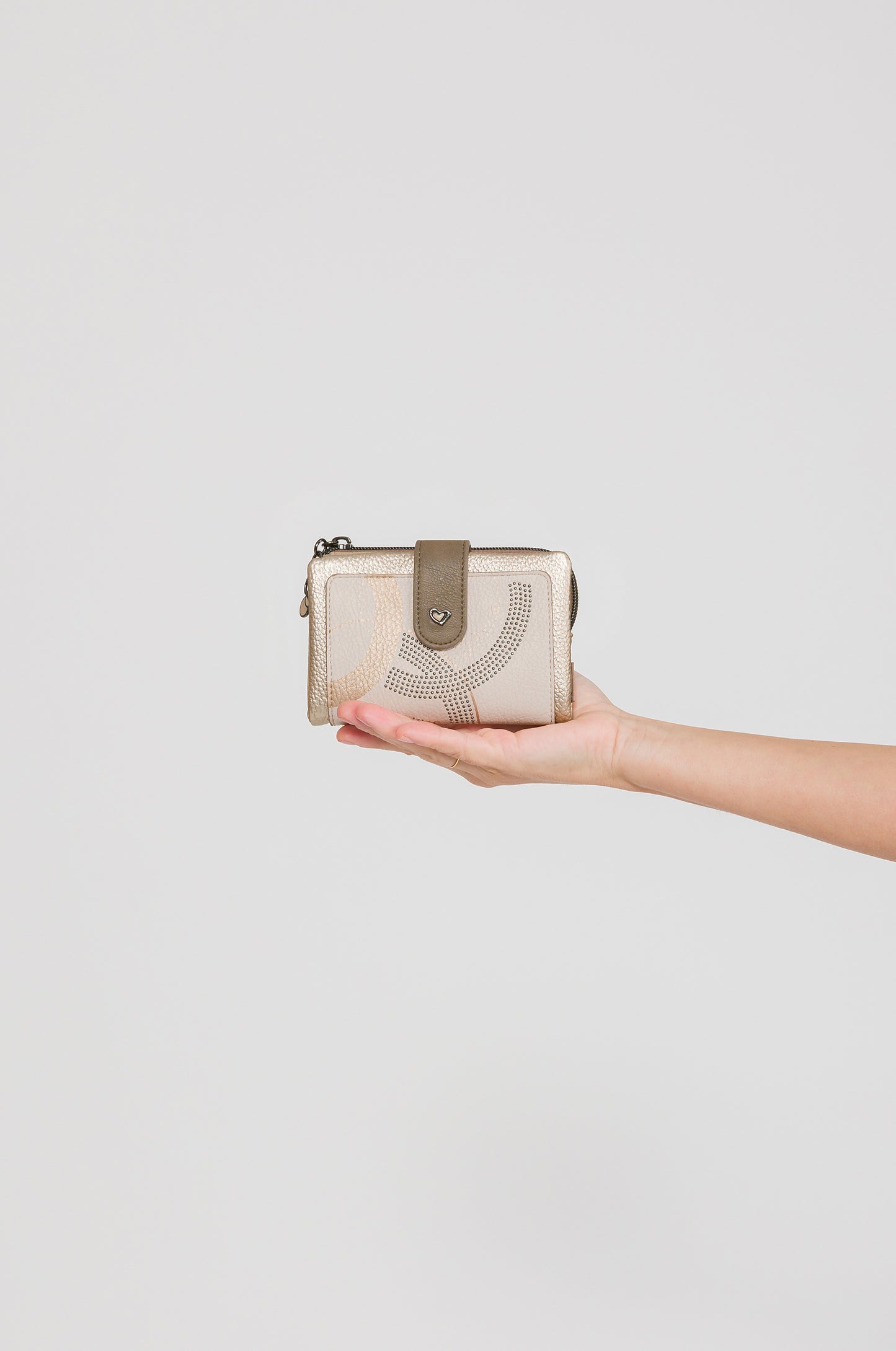 AN42749912-Beige