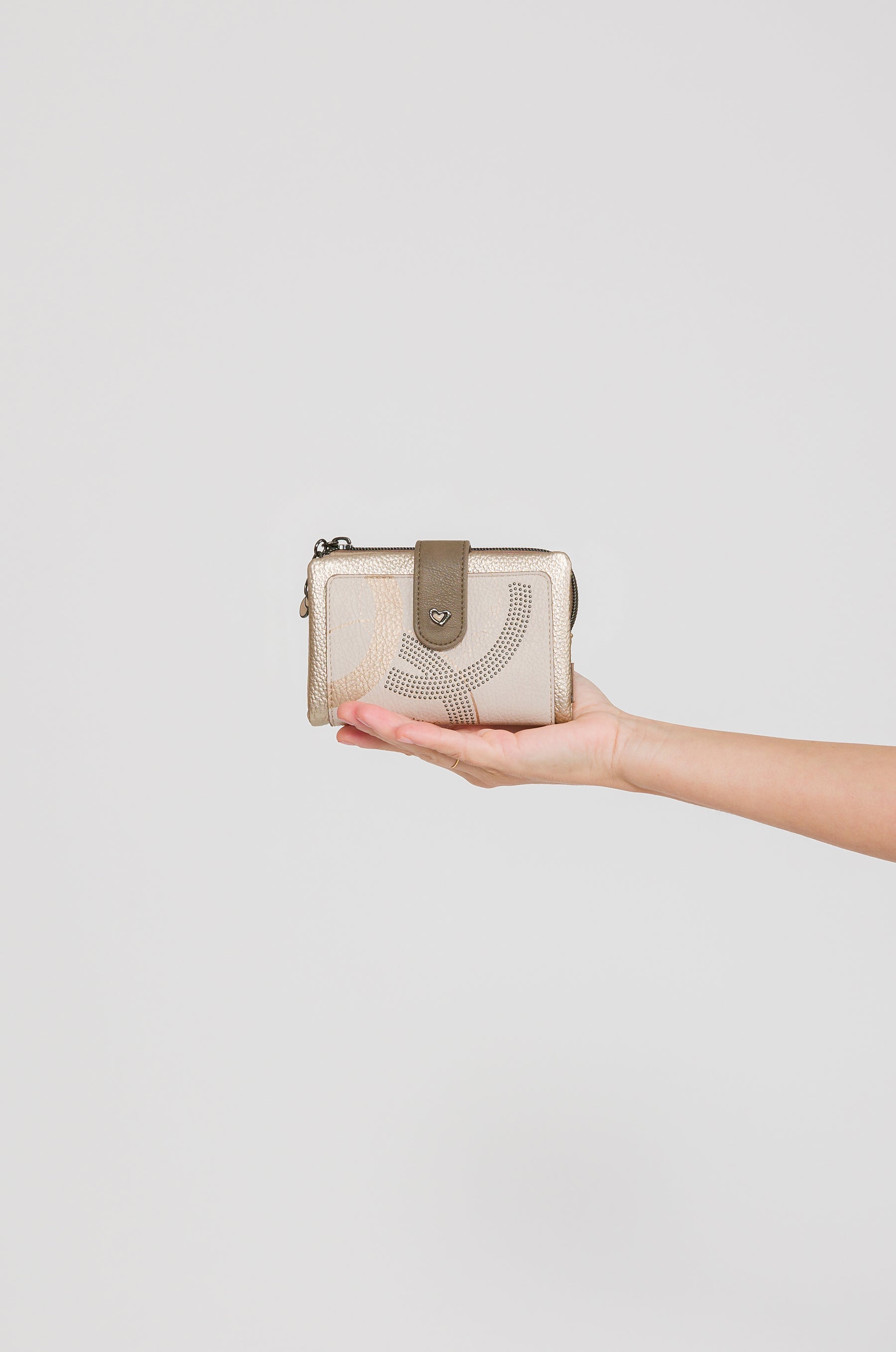 AN42749912-Beige